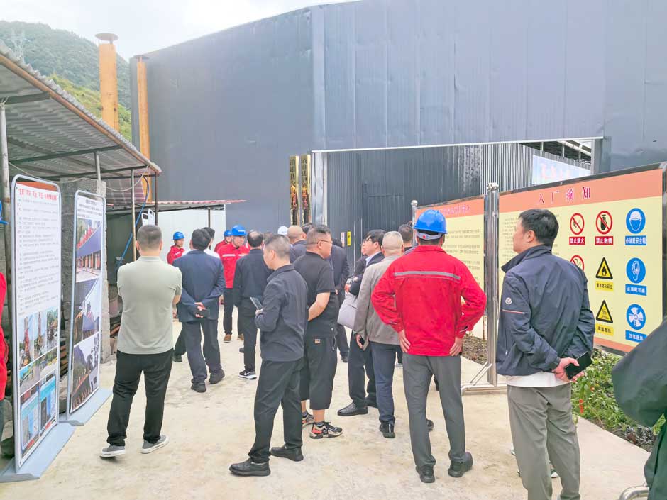 云南省市領導視察綠環(huán)旗下大海子瓦斯發(fā)電電站